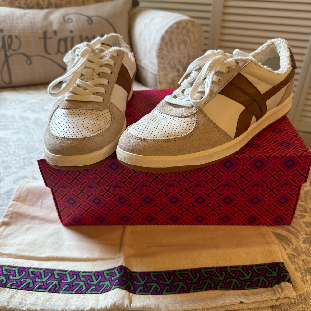 Tory Burch 💕Next-To-New💕 Hank Sneaker Calcare/Tan/New Ivory Size…
